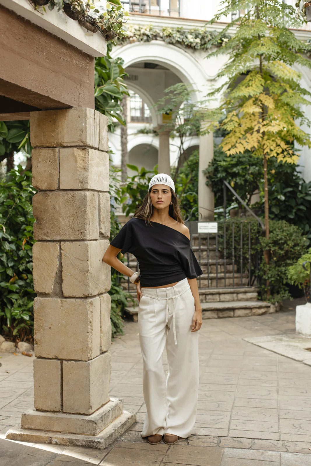 Black Effortless Chic Tee Viella