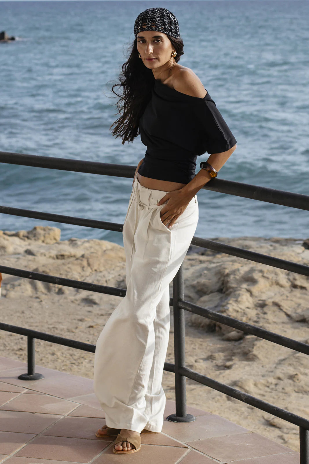 Black Effortless Chic Tee Viella