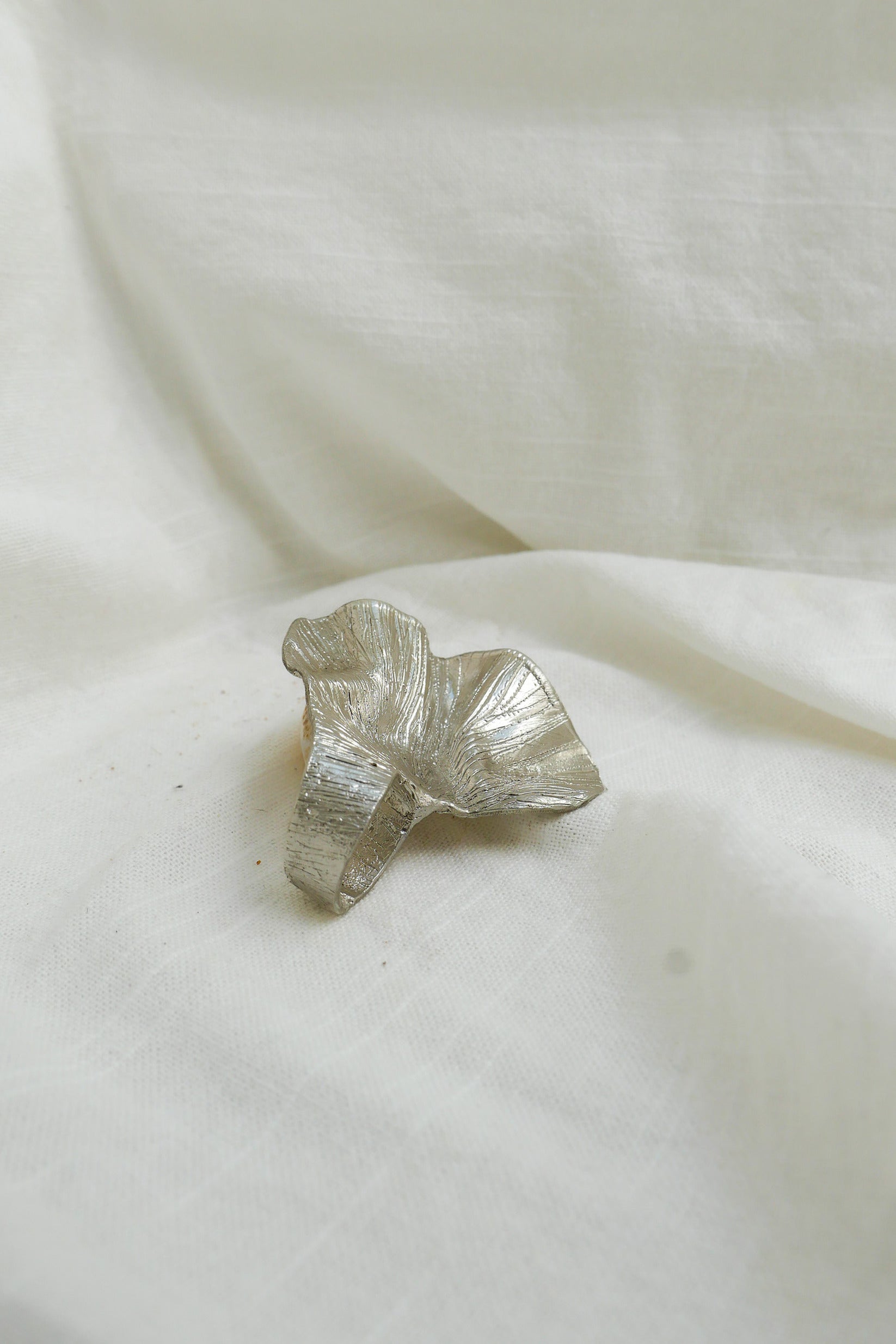 Ring Desvelo US 7.5 Fine Silver Shirley Blanch