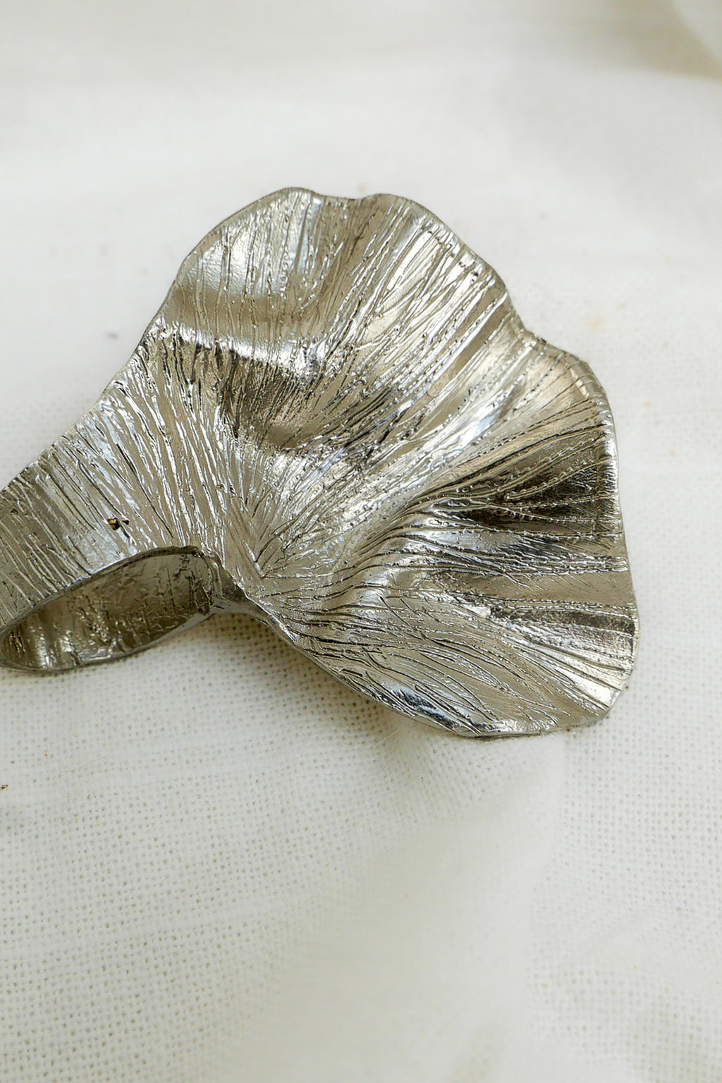 Ring Desvelo US 7.5 Fine Silver Shirley Blanch