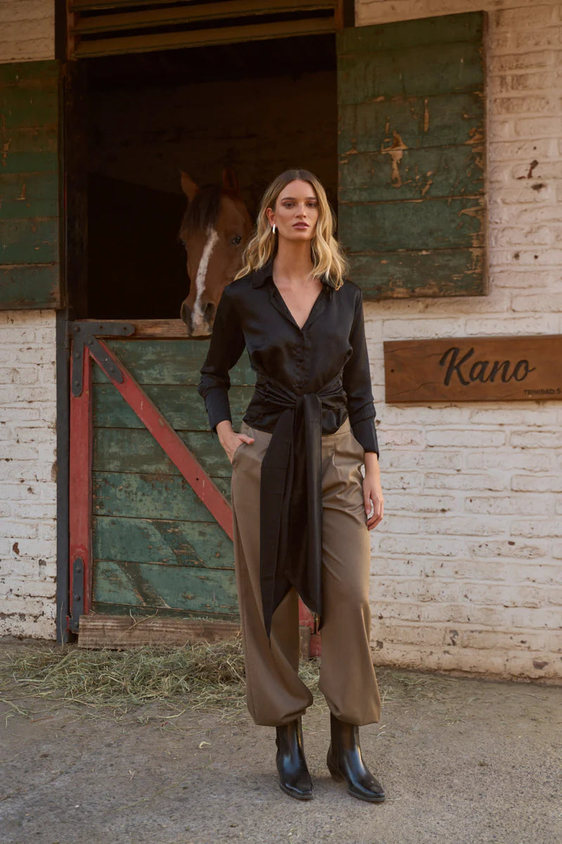 Black Blouse Musa Viella