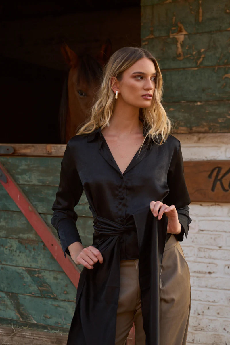 Black Blouse Musa Viella